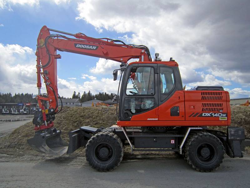 Doosan_DX140W